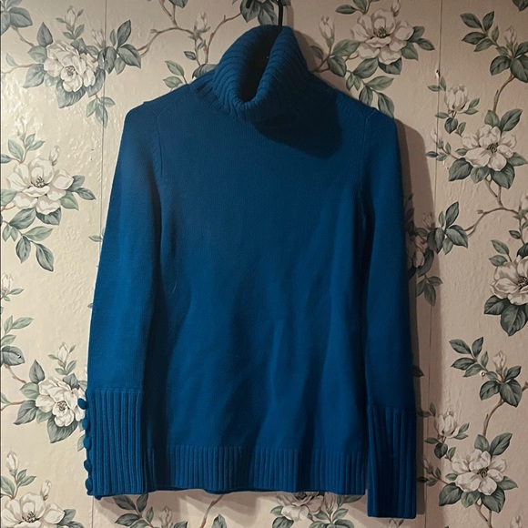 Banana Republic Sweaters - 💁‍♀️WOMENS Banana Republic Teal Turtleneck Sweater with Button Cuffs